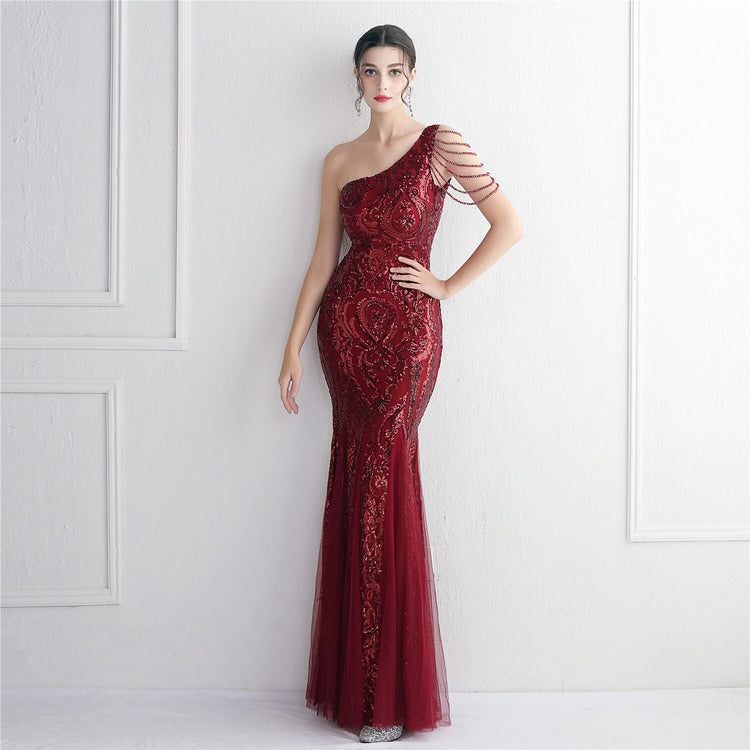 Vestido de Festa Sereia Ombro Único com Detalhes Brilho Marsala