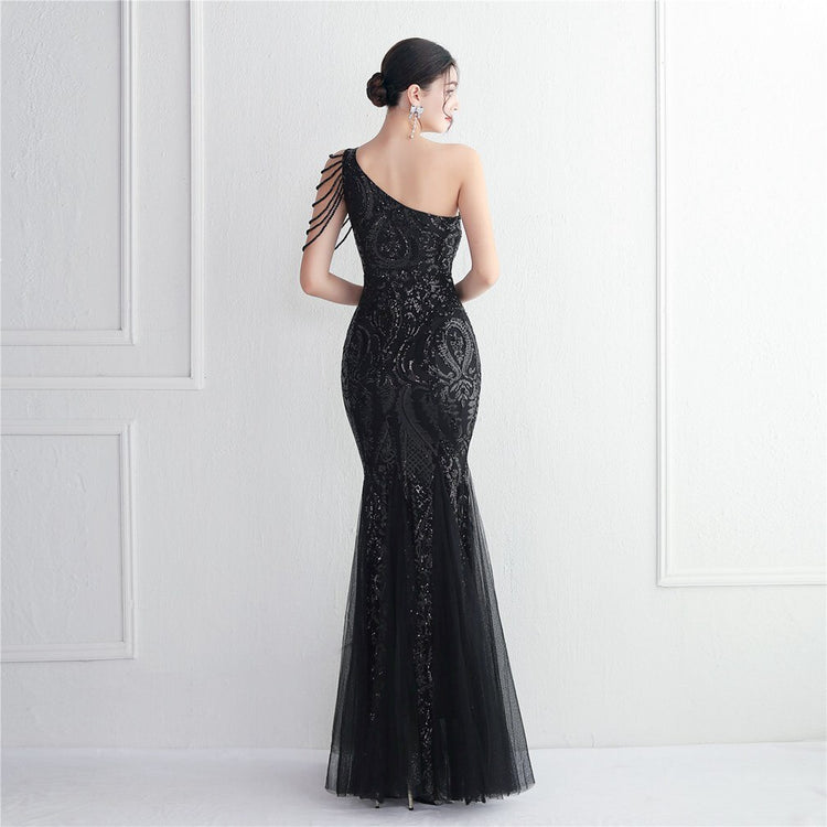 Vestido de Festa Sereia Ombro Único com Detalhes Brilho Preto