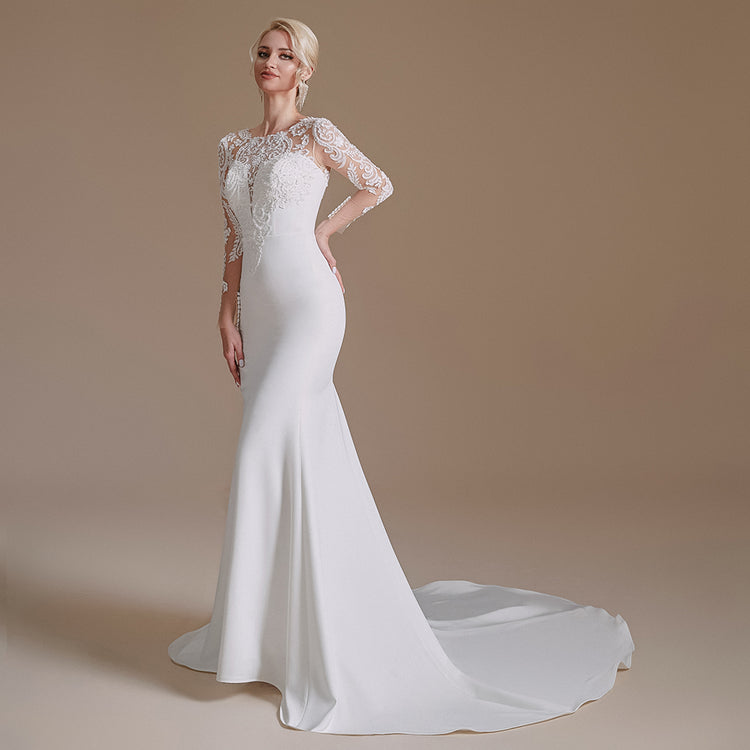 Vestido de Noiva em Cetim Todo Decorado com Renda e Micropérolas em Arranjo Floral