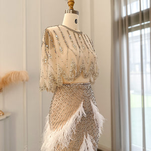 Vestido de Festa Alta Costura em Duas Peças Decorado com Strass e Plumas