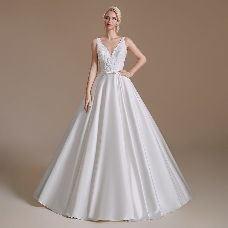 Vestido de Noiva com Saia em Cetim e Parte Superior Decorada em Renda