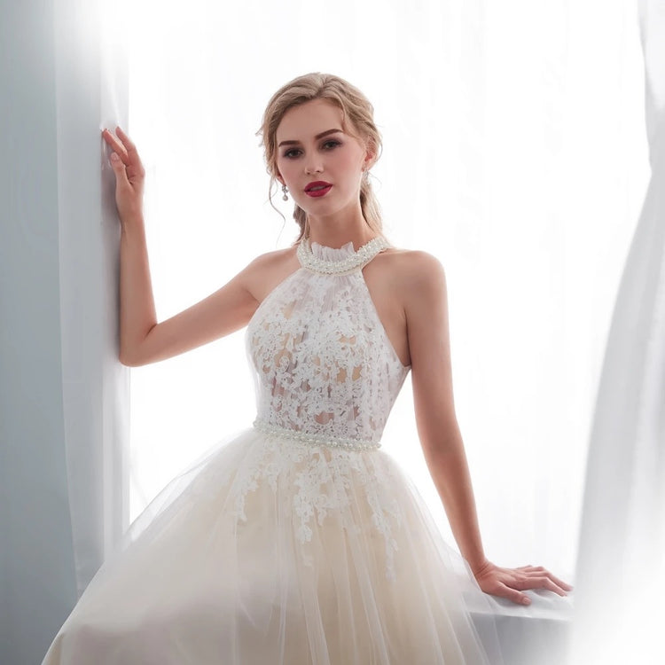Vestido de Festa Longo Luxuoso em Tule Decorado com Renda e Pérolas (Pronta Entrega)