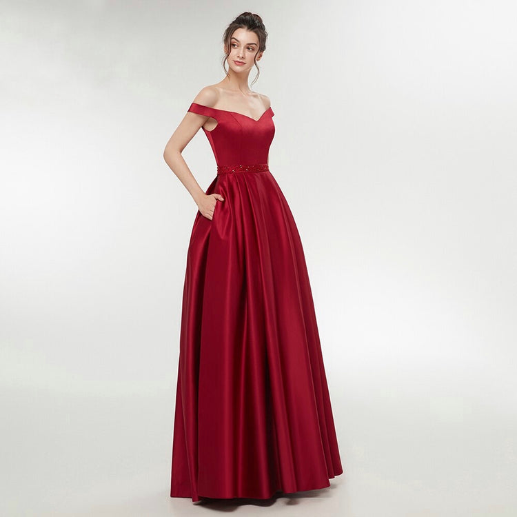 Vestido de Festa Longo Ombro a Ombro em Cetim com Cinto Decorado - Modelo Especial