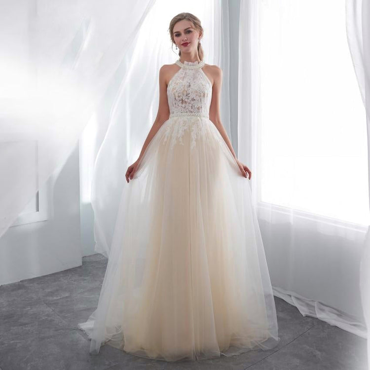Vestido de Festa Longo Luxuoso em Tule Decorado com Renda e Pérolas (Pronta Entrega)