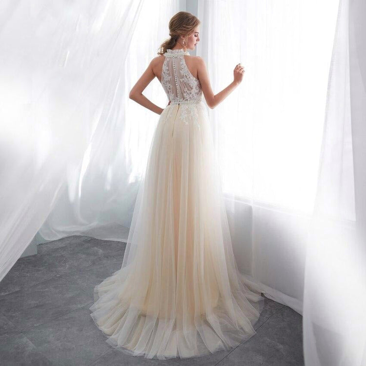 Vestido de Festa Longo Luxuoso em Tule Decorado com Renda e Pérolas (Pronta Entrega)