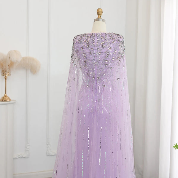 Vestido de Festa Maxi Luxo Adornado em Cristais com Capa Detalhada