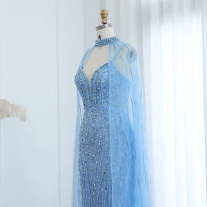 Vestido de Festa Sereia com Plumas e Decote em Renda