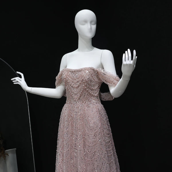 Vestido de Festa Luxo Clássico Decorado com Pérolas e Pedraria