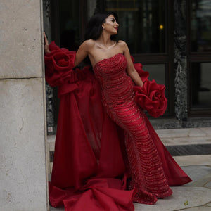 Vestido de Festa Luxo Etéreo com Acessório em Rosas