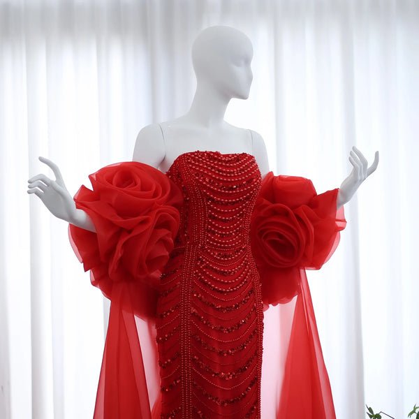Vestido de Festa Luxo Etéreo com Acessório em Rosas
