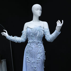 Vestido de Festa com Flores 3D e Plumas Charmosas