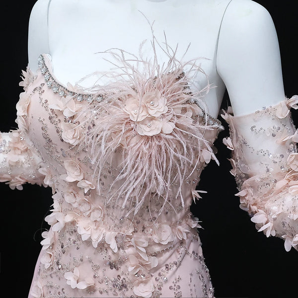 Vestido de Festa com Flores 3D e Plumas Charmosas