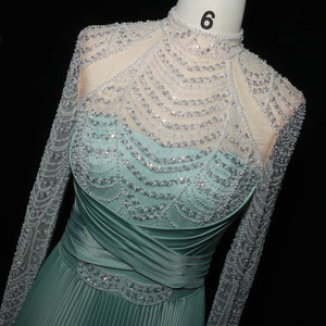 Vestido de Festa Luxo em Cetim Decorado com Cristais