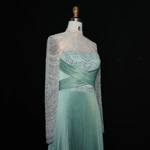 Vestido de Festa Luxo em Cetim Decorado com Cristais