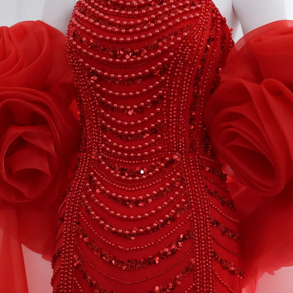 Vestido de Festa Luxo Etéreo com Acessório em Rosas