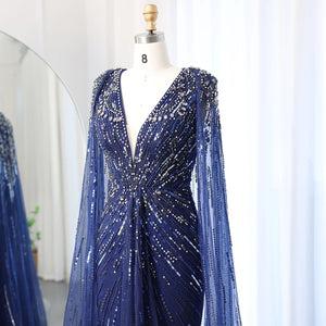 Vestido de Festa Maxi Luxo Adornado em Cristais com Capa Detalhada