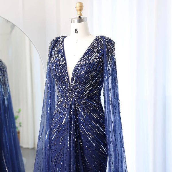 Vestido de Festa Maxi Luxo Adornado em Cristais com Capa Detalhada