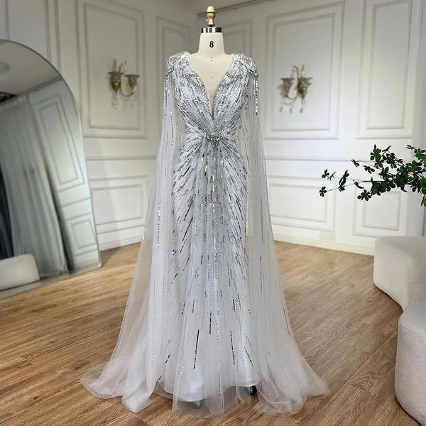 Vestido de Festa Maxi Luxo Adornado em Cristais com Capa Detalhada