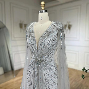 Vestido de Festa Maxi Luxo Adornado em Cristais com Capa Detalhada