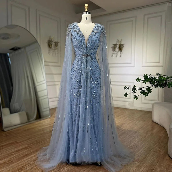 Vestido de Festa Maxi Luxo Adornado em Cristais com Capa Detalhada