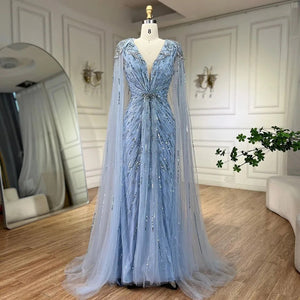 Vestido de Festa Maxi Luxo Adornado em Cristais com Capa Detalhada
