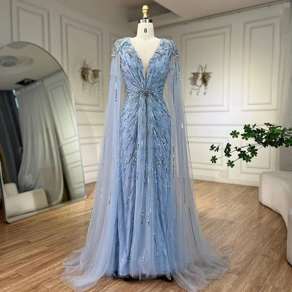 Vestido de Festa Maxi Luxo Adornado em Cristais com Capa Detalhada