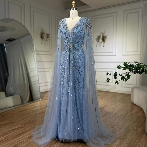 Vestido de Festa Maxi Luxo Adornado em Cristais com Capa Detalhada