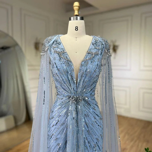 Vestido de Festa Maxi Luxo Adornado em Cristais com Capa Detalhada