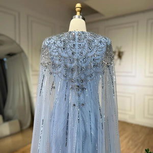 Vestido de Festa Maxi Luxo Adornado em Cristais com Capa Detalhada