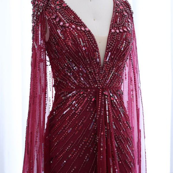 Vestido de Festa Maxi Luxo Adornado em Cristais com Capa Detalhada