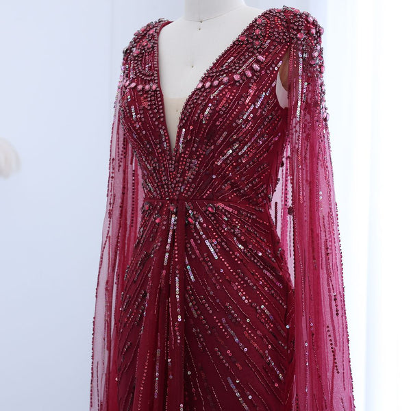 Vestido de Festa Maxi Luxo Adornado em Cristais com Capa Detalhada