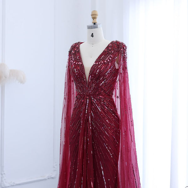 Vestido de Festa Maxi Luxo Adornado em Cristais com Capa Detalhada