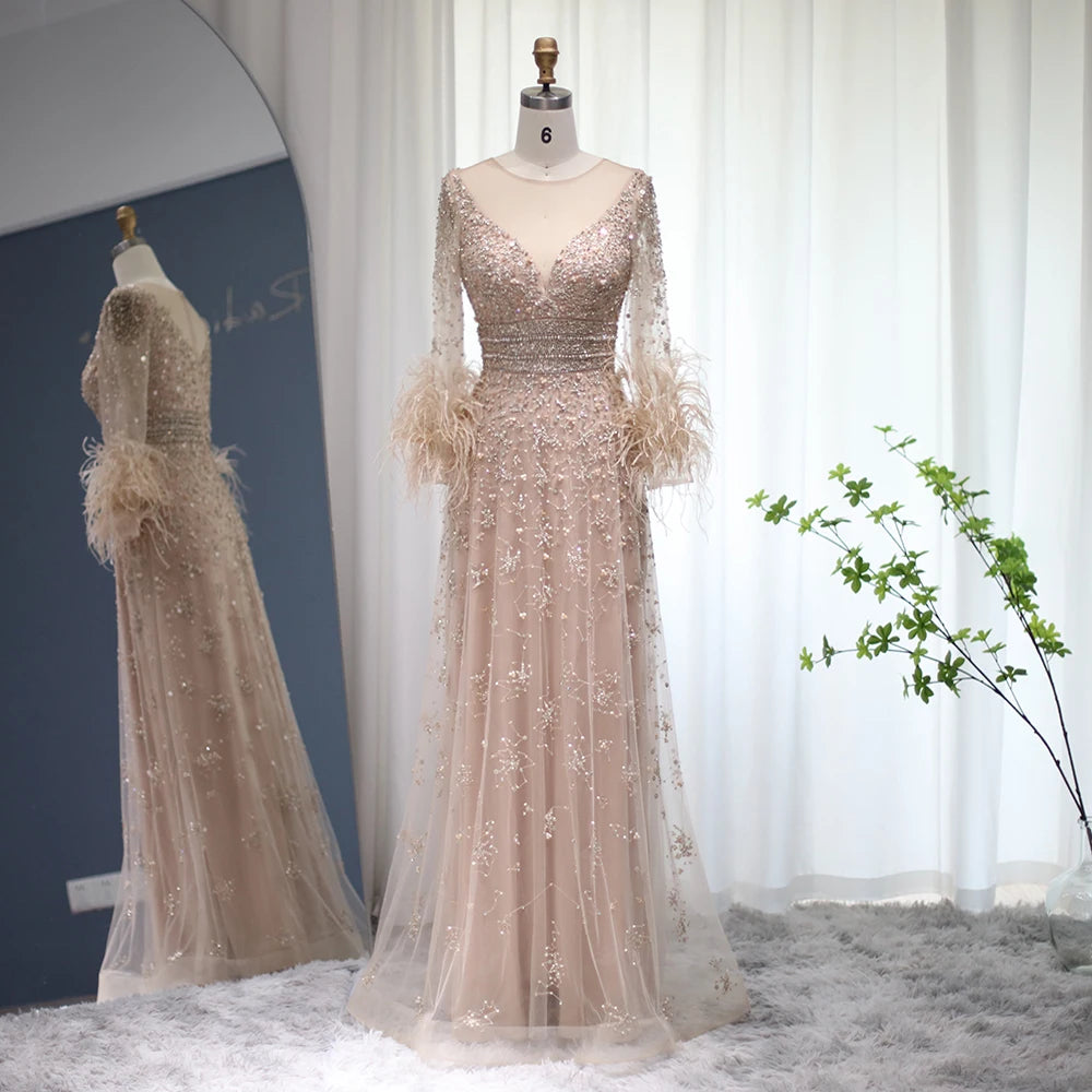 Vestido de Festa Longo Gala com Detalhes em Plumas (Pronta Entrega)