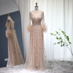 Vestido de Festa Longo Gala com Detalhes em Plumas (Pronta Entrega)