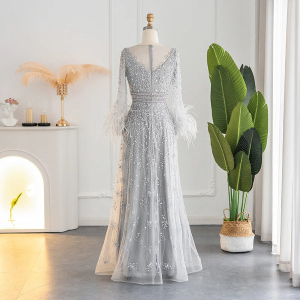 Vestido de Festa Longo Gala com Detalhes em Plumas