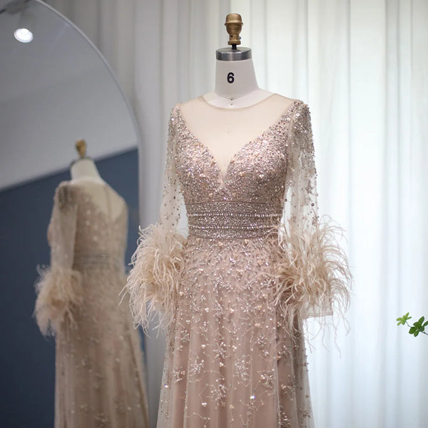 Vestido de Festa Longo Gala com Detalhes em Plumas (Pronta Entrega)