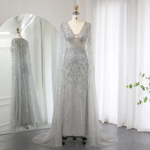 Vestido de Festa Luxuoso com Pedraria e Capa - Modelo Especial
