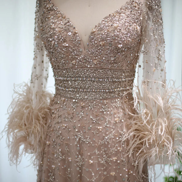 Vestido de Festa Longo Gala com Detalhes em Plumas (Pronta Entrega)