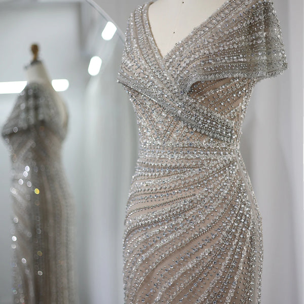 Vestido de Festa Luxuoso Todo Decorado em Cristais