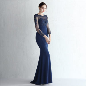 Vestido de Festa Longo com Detalhes em Renda e Apliques Florais Azul Marinho (Pronta Entrega)