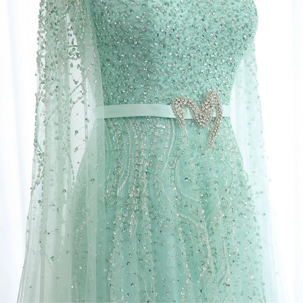 Vestido de Festa com Manga Capa Lion