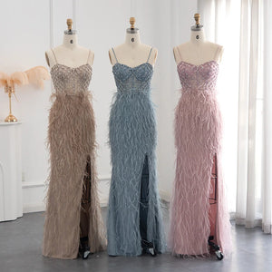 Vestido de Festa com Plumas e Alça Brilho - Modelo Especial