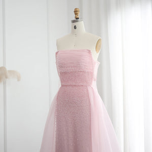 Vestido de Festa Rosa Luxuoso com Bordados e Sobressaia