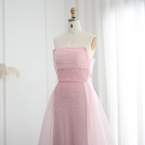 Vestido de Festa Rosa Luxuoso com Bordados e Sobressaia