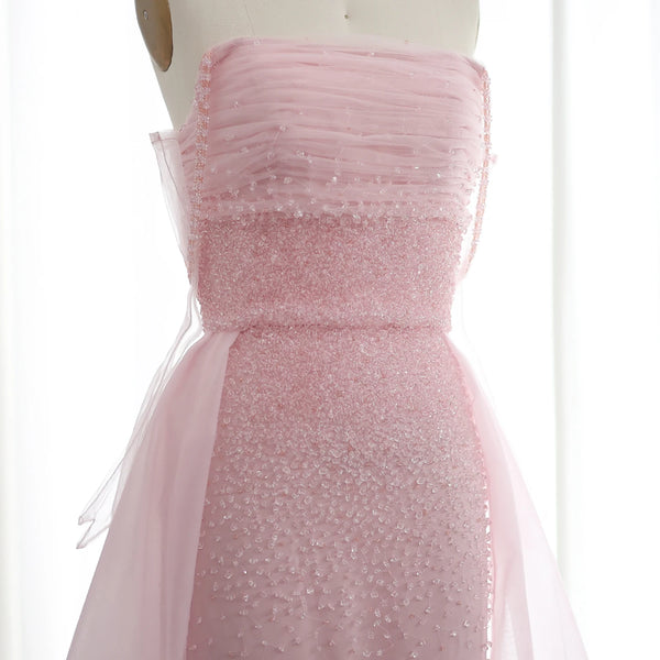 Vestido de Festa Rosa Luxuoso com Bordados e Sobressaia