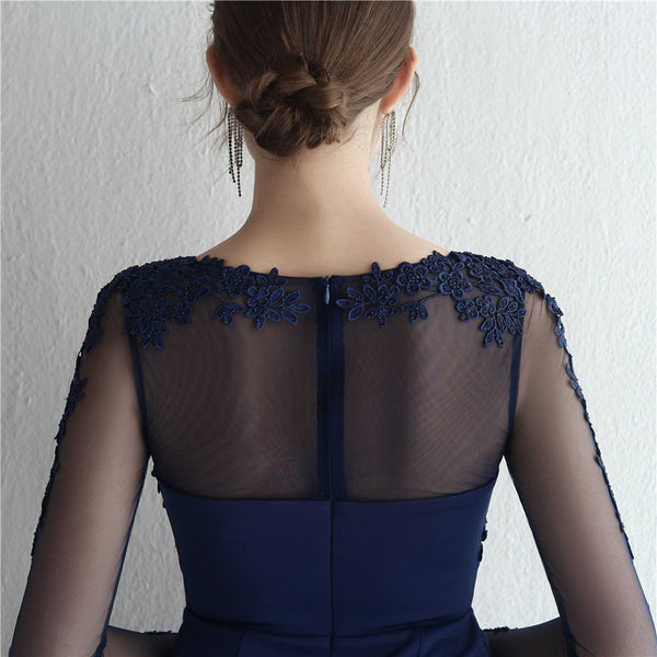 Vestido de Festa Longo com Detalhes em Renda e Apliques Florais Azul Marinho (Pronta Entrega)