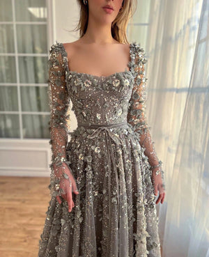 Vestido de Festa Longo Romântico Todo Decorado em Flores e Pedraria