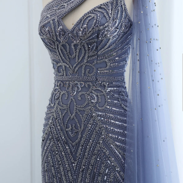 Vestido de Festa Sereia com Detalhes de Pedrarias e Manga Capa