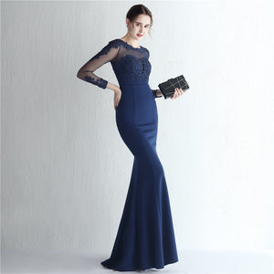 Vestido de Festa Longo com Detalhes em Renda e Apliques Florais Azul Marinho (Pronta Entrega)
