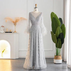 Vestido de Festa Longo Gala com Detalhes em Plumas